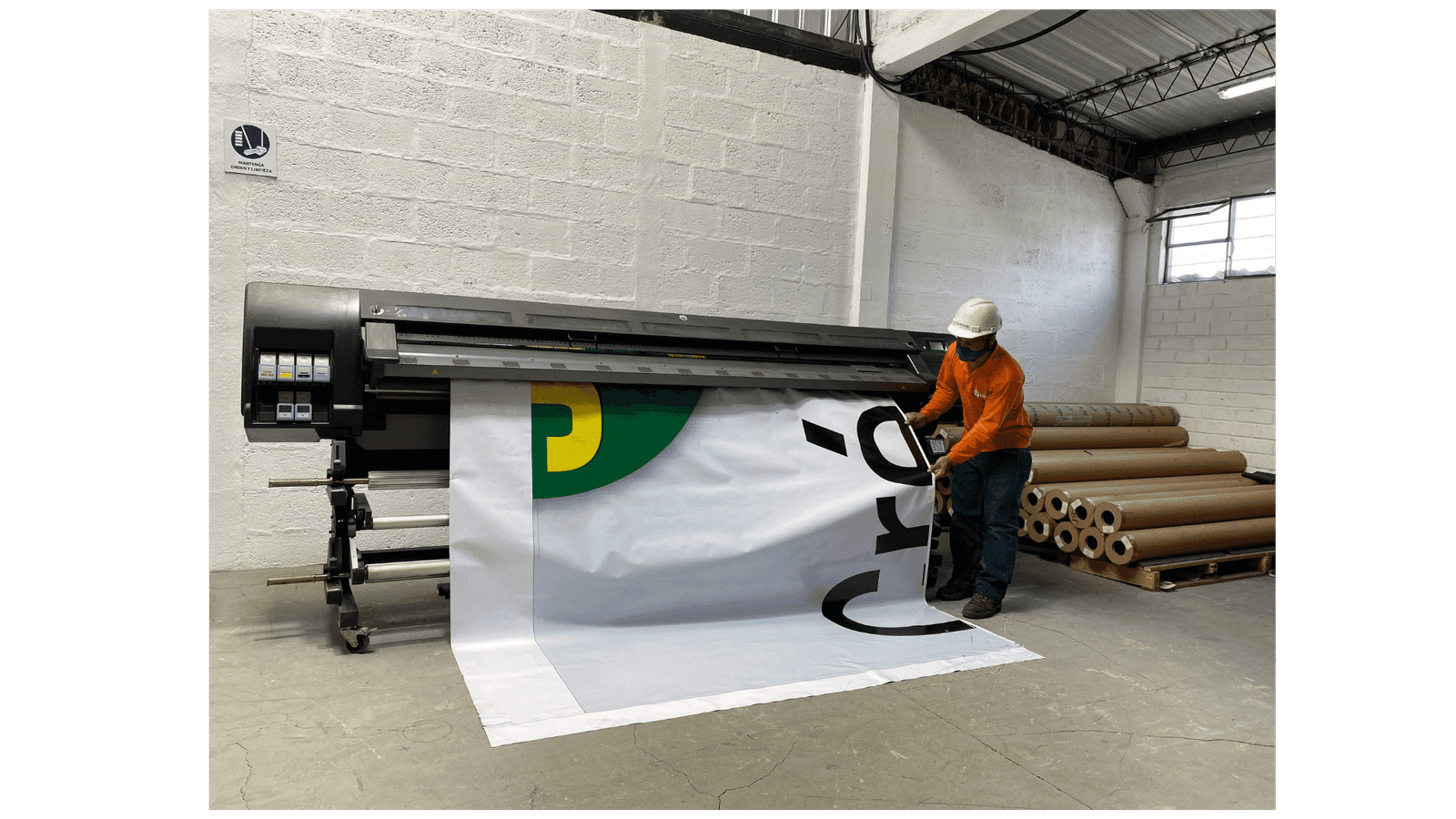 Apagado Blanco Negro y Beige Minimalista Elegante Cultura Organizacional Libro Presentación (10)