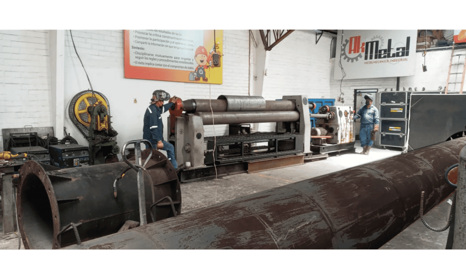 Apagado Blanco Negro y Beige Minimalista Elegante Cultura Organizacional Libro Presentación (8)