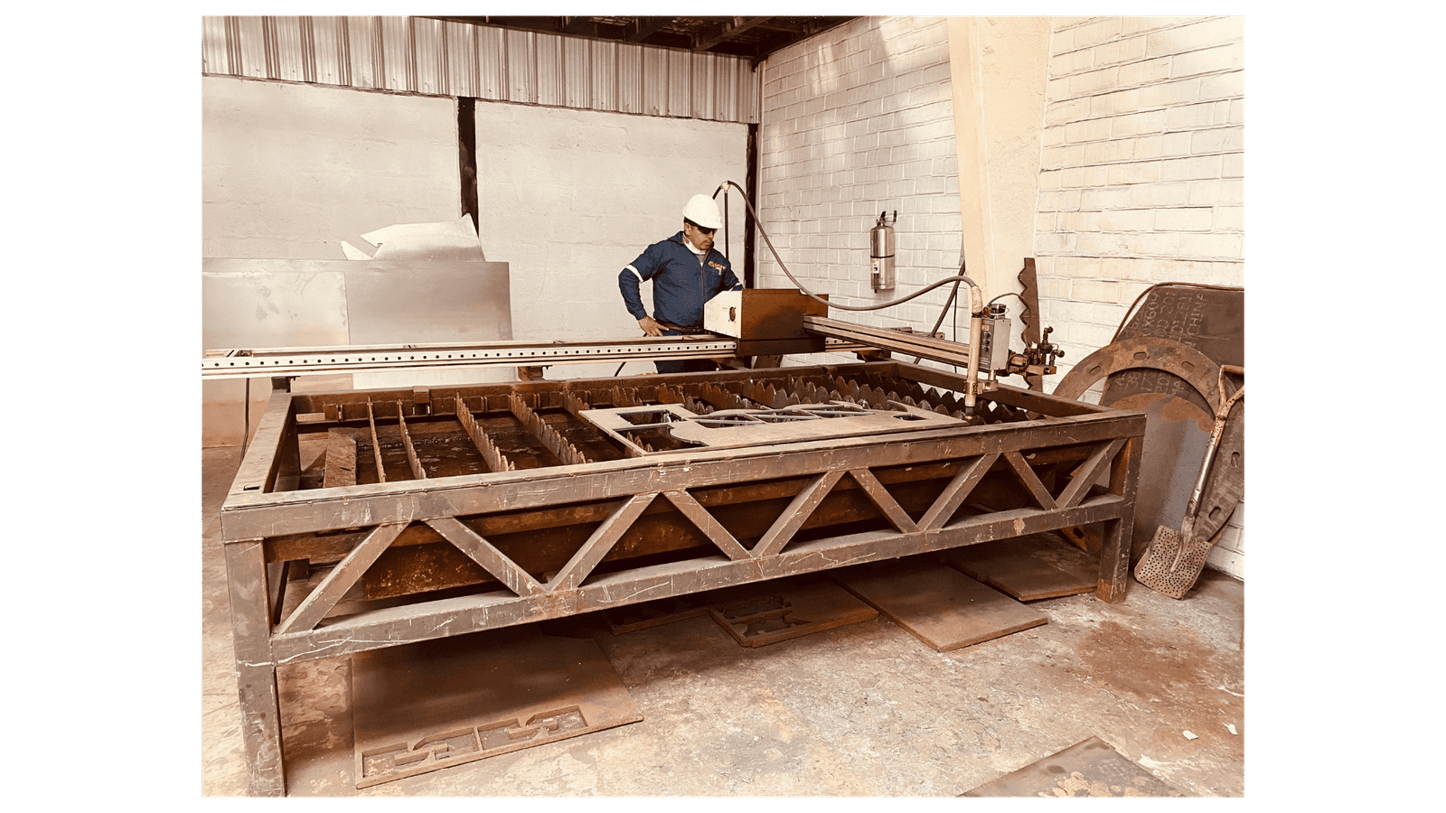 Apagado Blanco Negro y Beige Minimalista Elegante Cultura Organizacional Libro Presentación (9)